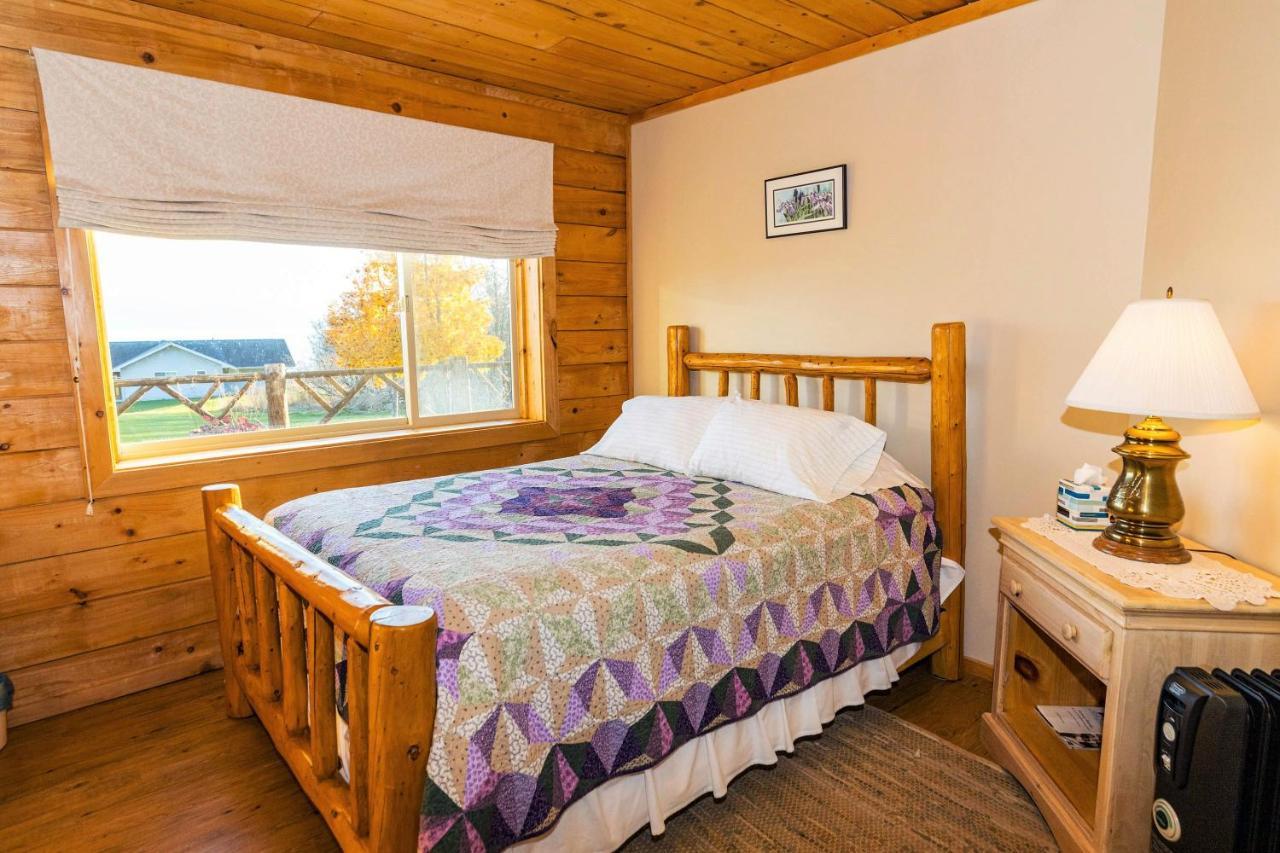 Juneberry Lodge โฮเมอร์ ภายนอก รูปภาพ